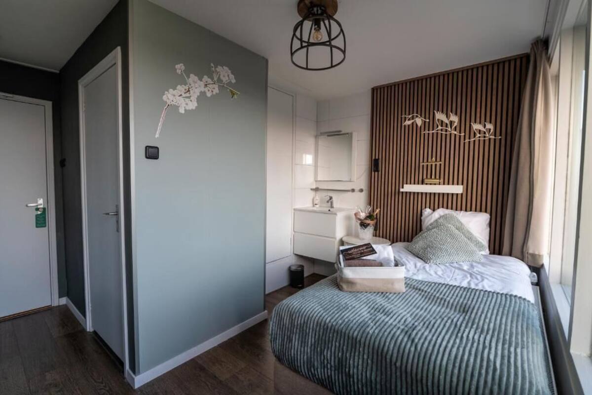 Economy Single Room, Balcony, City View | In-room safe, blackout drapes, free WiFi