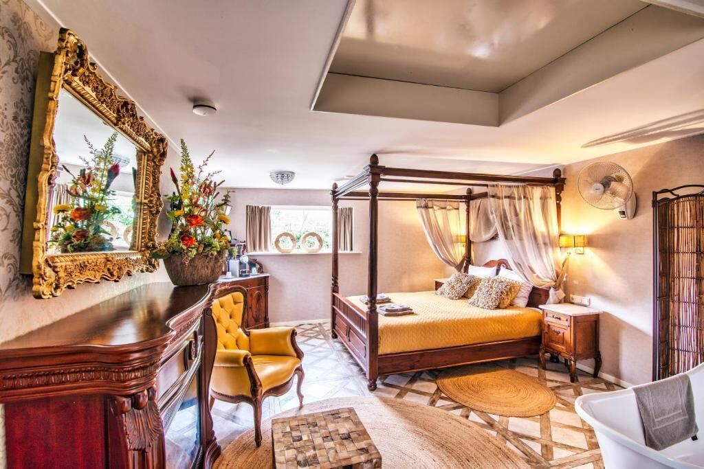 Luxe beddengoed, een kluis op de kamer, verduisterende gordijnen