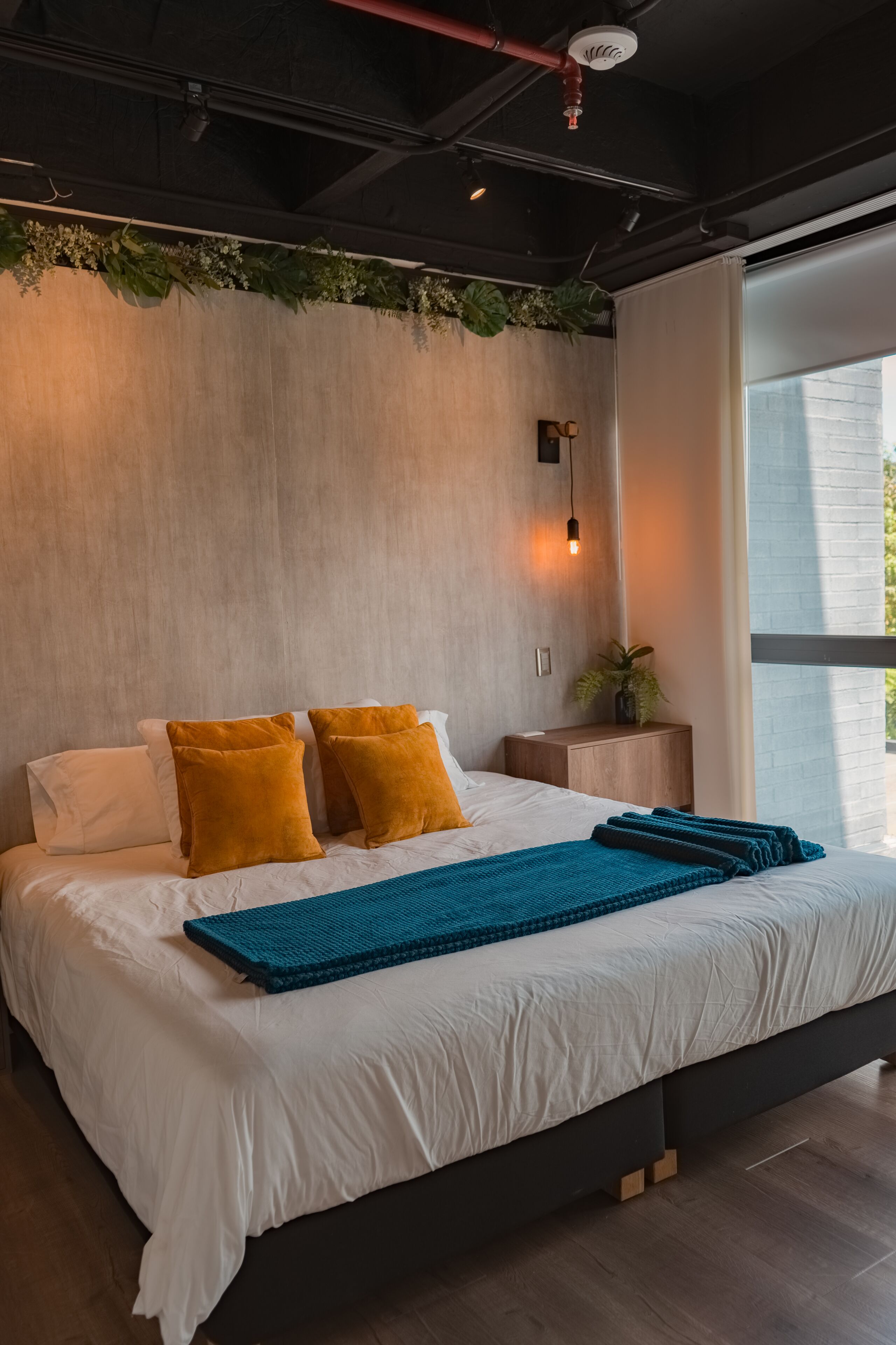 1 habitación, tabla de planchar con plancha, wifi gratis y ropa de cama 