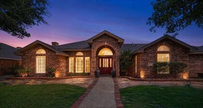 Roaring Fireplace Family Basecamp Midland Tx 4 Bedroom Home