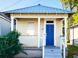 Exterior - Adorable 2-bedroom house with AC in charming Monroe (Monroe)