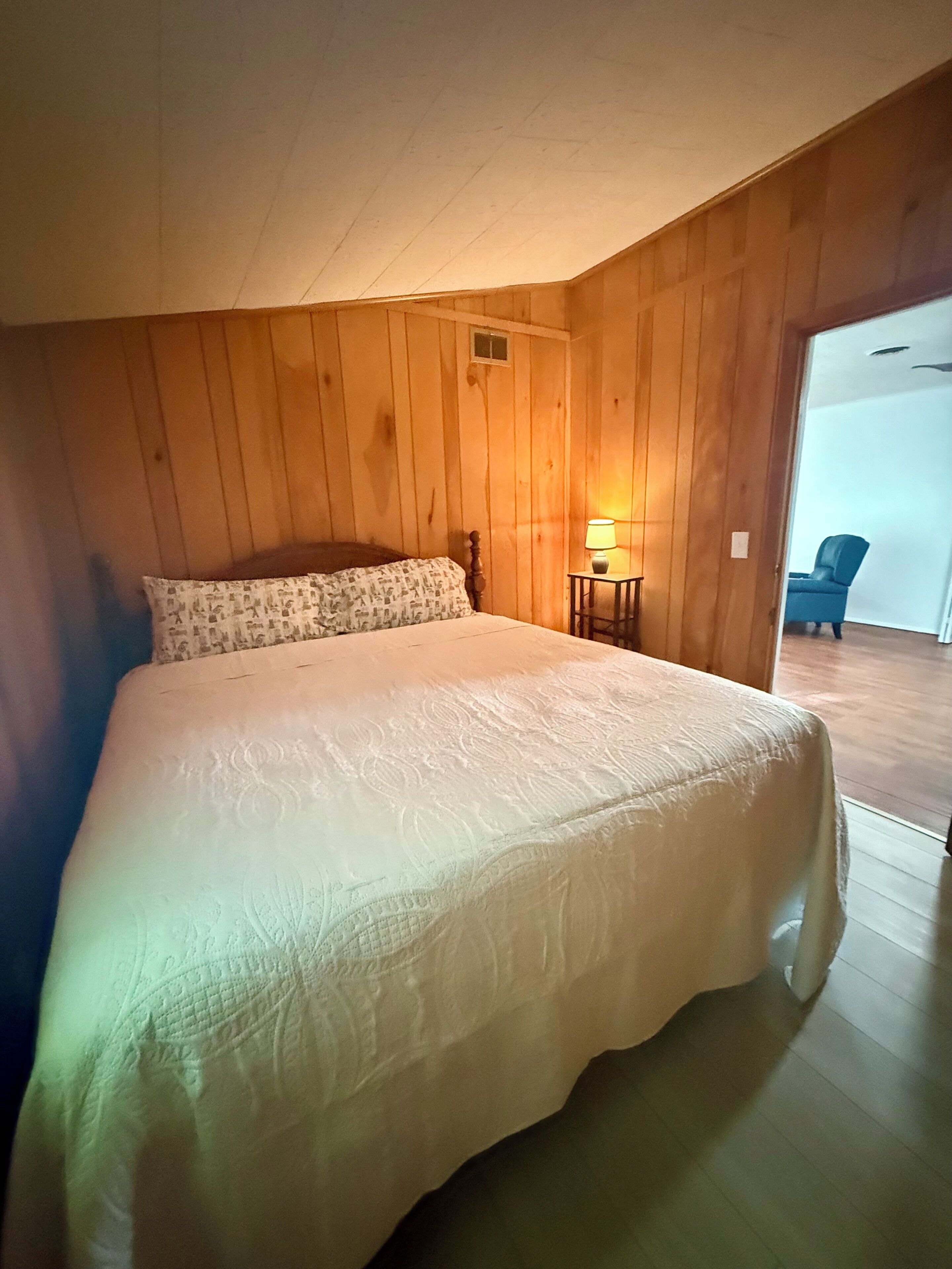 WiFi, bed sheets