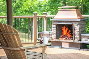 Property grounds - Pet Welcome Cabin, Hot Tub, Game Room, Near Dollywood (Sevierville)