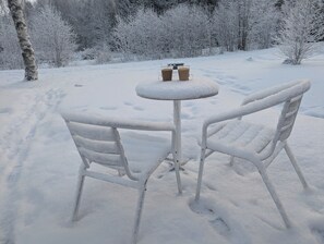 Outdoor dining - Traditional Swedish Home, Northern Lights, Gulf of Bothnia, Sleeps 5 (Kinnbäck)