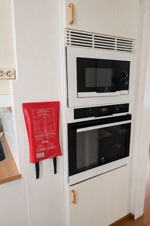 Private kitchen - Traditional Swedish Home, Northern Lights, Gulf of Bothnia, Sleeps 5 (Kinnbäck)