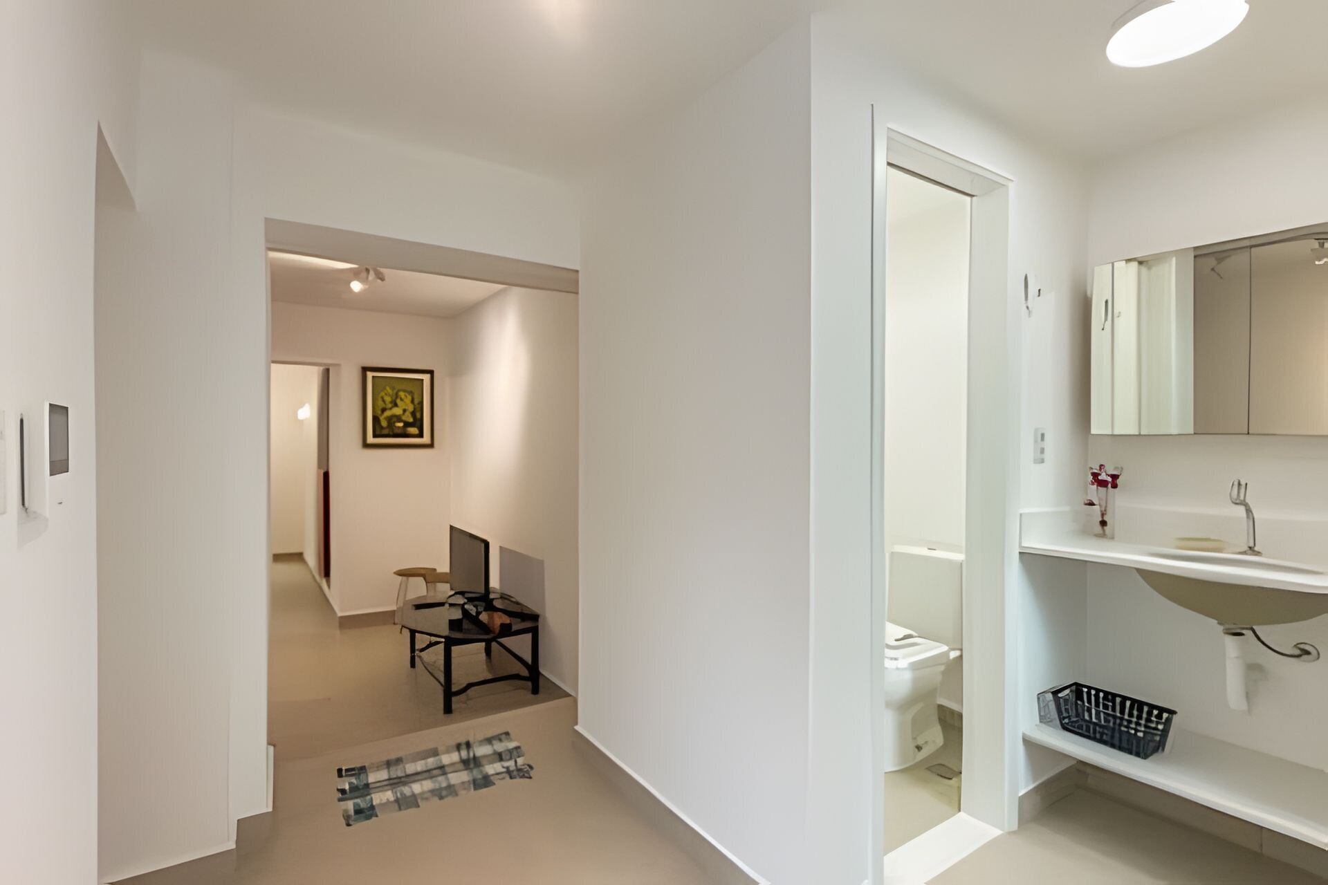Apartamento básico | Banheiro | Chuveiro, toalhas de banho