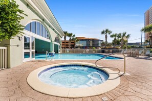 Beheizter Pool