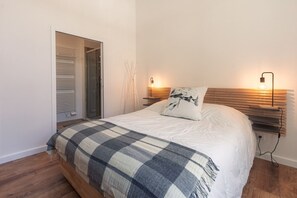 3 chambres, fer et planche à repasser, Wi-Fi, draps fournis