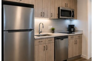 Executive Room | Private kitchen - Bellora Park Suites (Toronto)