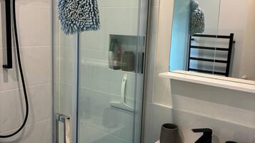House, 1 Bedroom, Smoking | Bathroom