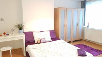 4 bedrooms, desk, iron/ironing board, free WiFi