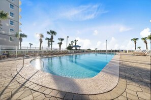 A heated pool - 🏖️Steps to Beach | Covered Patio | Seaside Beach and Raquet 2101🌴 (Orange Beach)