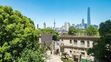 Panoramic Apartment, 3 Bedrooms, Balcony, City View | Blackout drapes, free WiFi