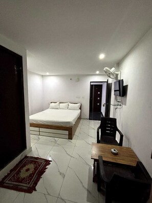 Superior Room | Desk, laptop workspace, free WiFi - SLV ROYAL RESIDENCY HOTEL (Bidadi)