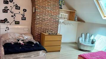 6 Schlafzimmer, Bügeleisen/Bügelbrett, kostenloses WLAN, Bettwäsche
