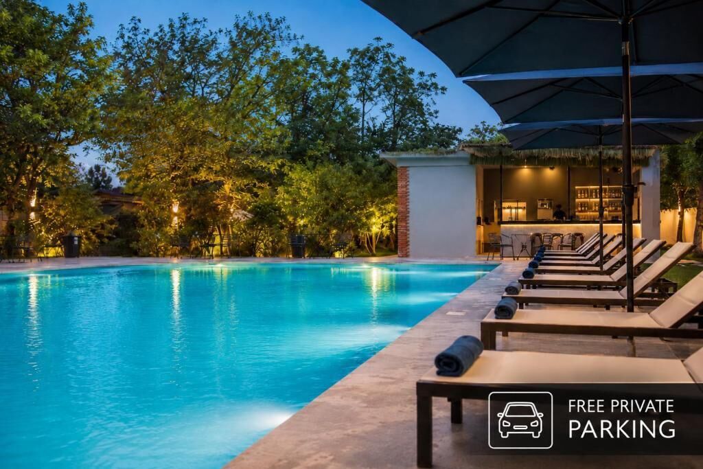 Seasonal outdoor pool