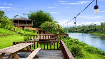 Khu ẩm thực ngoài trời