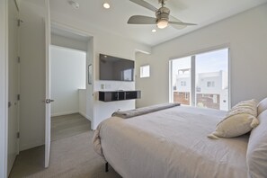 Free WiFi, bed sheets - Sloan's Lake Luxury | Private Rooftop | 30-Day Min (Denver)
