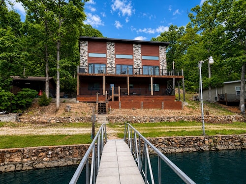 Five Arrows Lakehouse With Dock