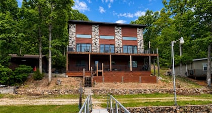 Five Arrows Lakehouse With Dock