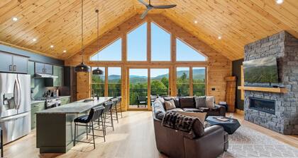 Luxury Chalet w/ Hot Tub, Game Rooms & Sauna!