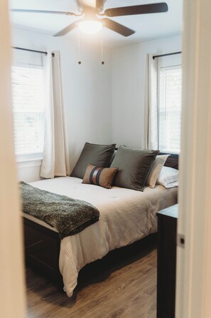 Room - Cozy 2Bed 1Bath Property Near Downtown Covington and St. Tammany Hospital (Covington)