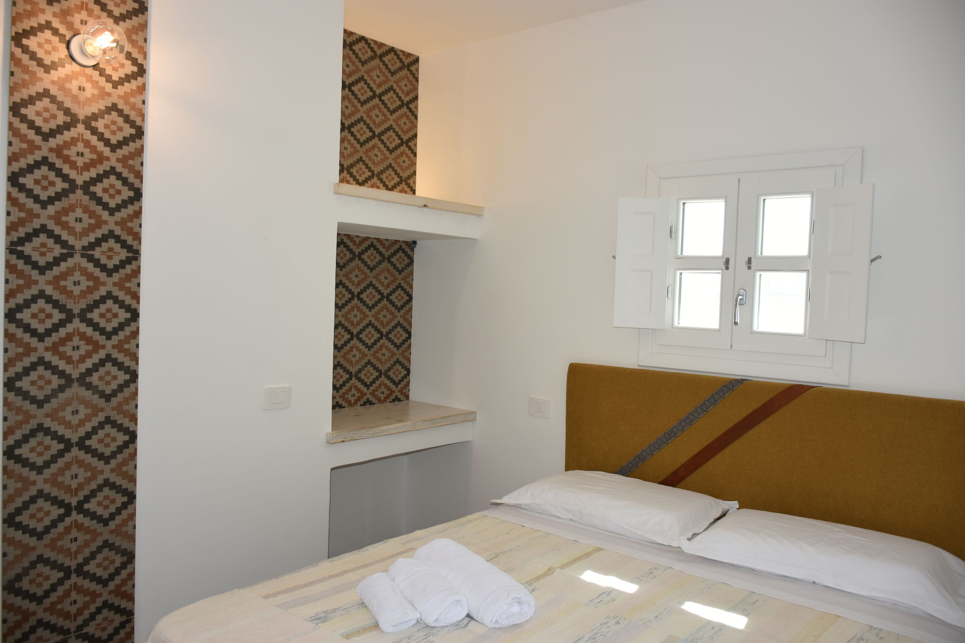 2 bedrooms, desk, iron/ironing board, travel crib