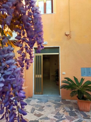 Exterior detail - Calabria Scalea sea .Near the station, the center a few minutes from the beach (Scalea)