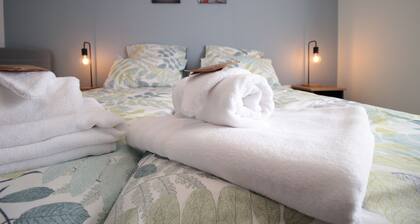 Les Loges de Véro RDC - 5 min from Verdun, private parking, motorcycle garage, air conditioning.