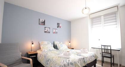 Les Loges de Véro RDC - 5 min from Verdun, private parking, motorcycle garage, air conditioning.