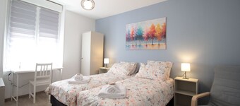 Les Loges de Véro RDC - 5 min from Verdun, private parking, motorcycle garage, air conditioning.