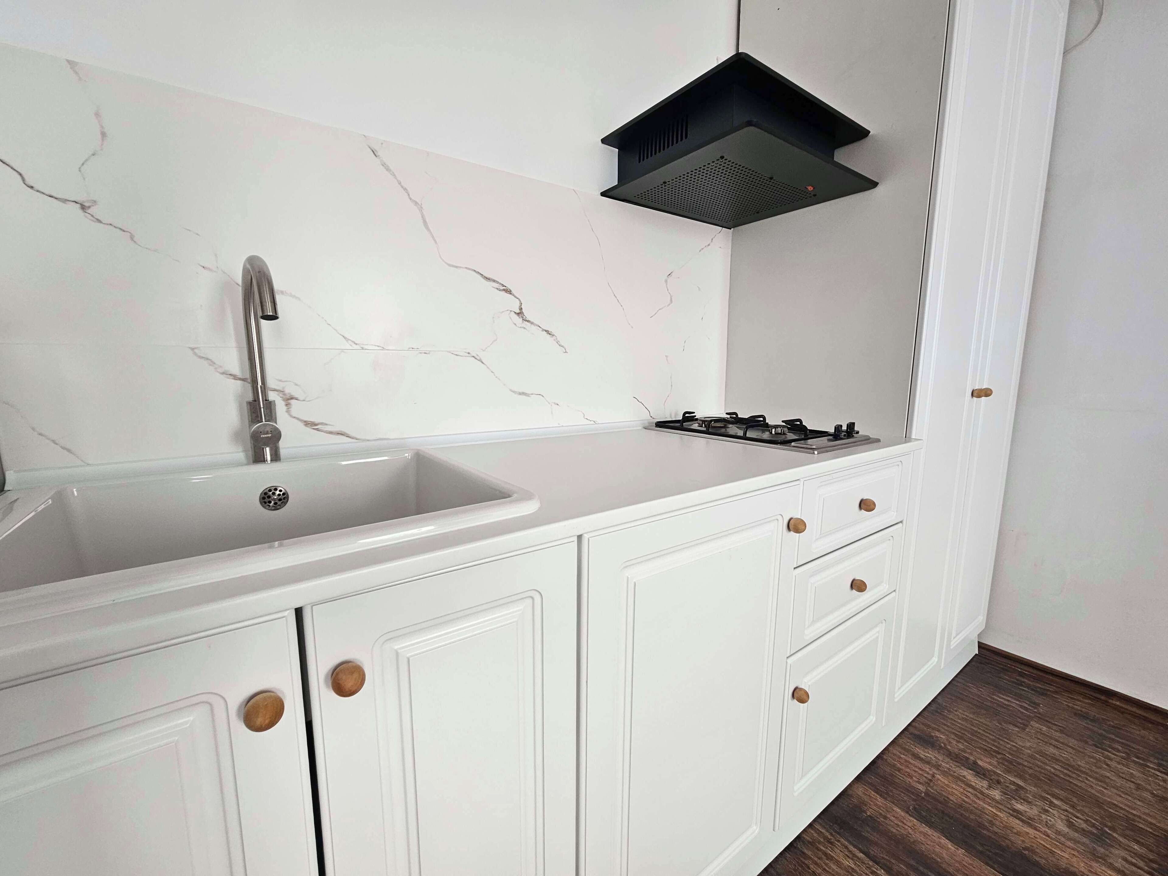 Private kitchen | Fridge, microwave, oven, stovetop