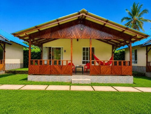 Cocoloco's Lodge - Family Bungalow