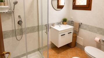 Apartament Comfort, 1 llit doble i sofà llit, vistes a la badia | Bany