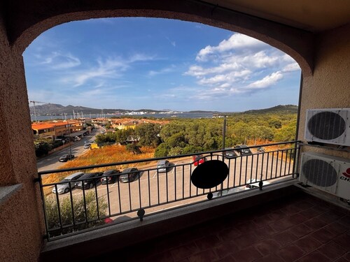 Vista blu house