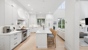 Unclassified image, 2 of 25, button - New Construction 6-bed walk to Westhampton Beach train station for US Open (Westhampton Beach)
