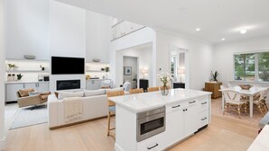 Unclassified image, 3 of 25, button - New Construction 6-bed walk to Westhampton Beach train station for US Open (Westhampton Beach)