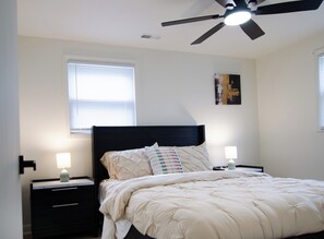 3 bedrooms, free WiFi, bed sheets - Dover Den in the Bend - Hot Tub and Pet Friendly! (South Bend)
