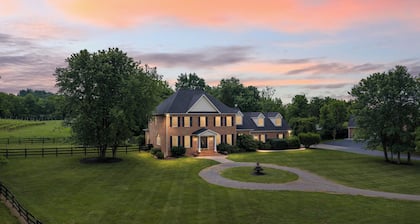 Chateau Briede Luxury Wine Country Retreat