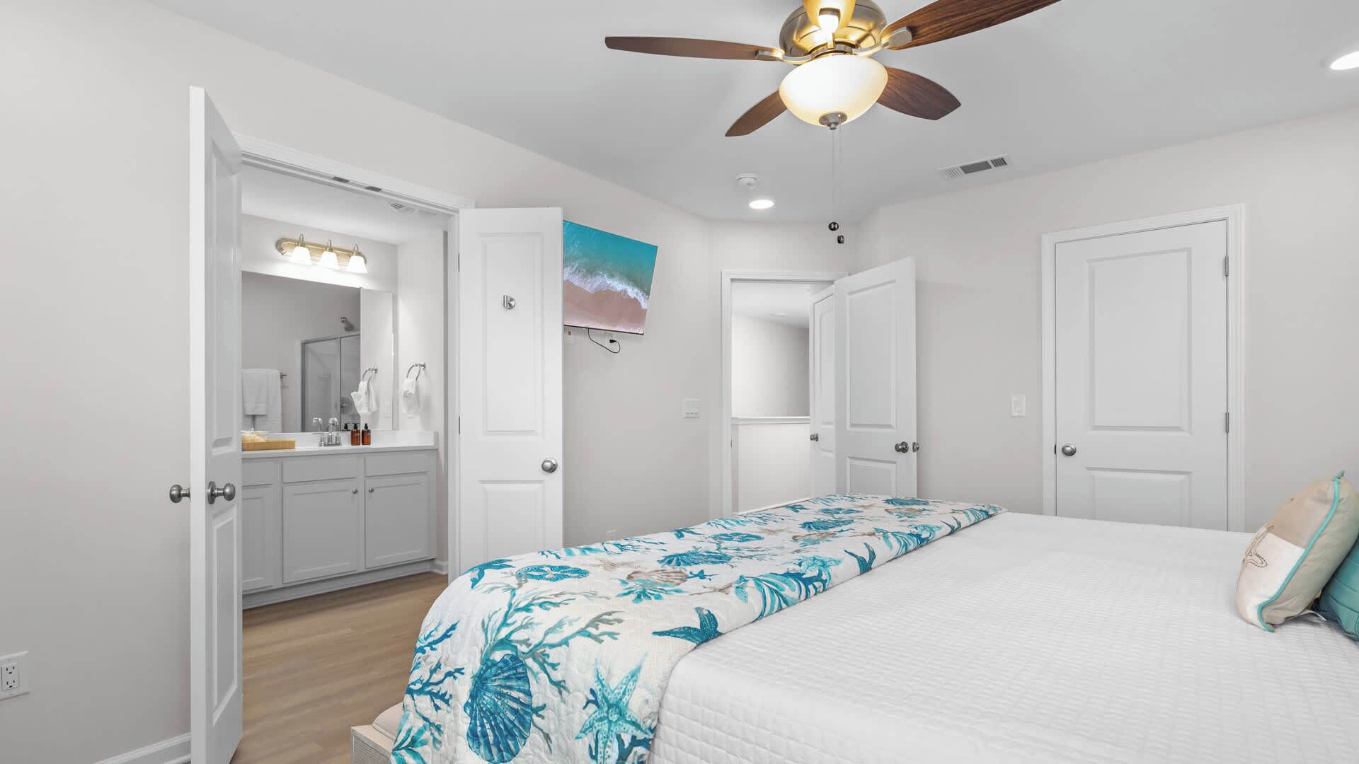 4 bedrooms, individually decorated, individually furnished