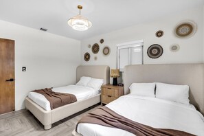 4 bedrooms, iron/ironing board, free WiFi, bed sheets