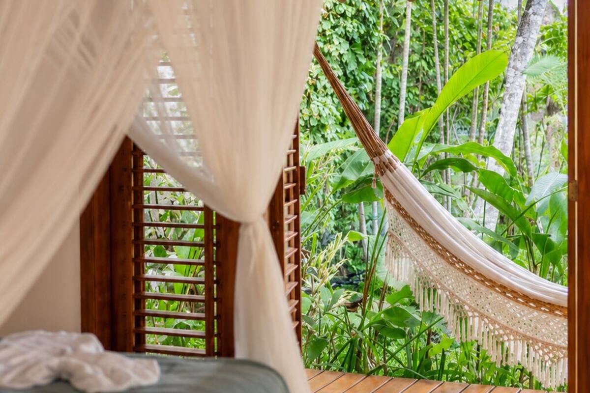 Phòng Suite tiện nghi đơn giản, quang cảnh vườn | Két bảo mật tại phòng, bàn, khu vực làm việc phù hợp cho laptop 