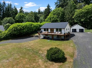 Exterior - Hidden Harbor Getaway-Sunrise Views-Private Beach Access (Gig Harbor)