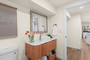 Shower, hair dryer, towels, soap - Hidden Harbor Getaway-Sunrise Views-Private Beach Access (Gig Harbor)
