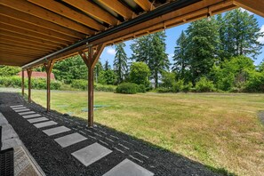 Property grounds - Hidden Harbor Getaway-Sunrise Views-Private Beach Access (Gig Harbor)