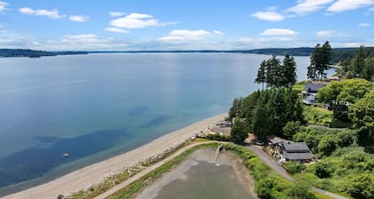 Hidden Harbor Getaway-Sunrise Views-Private Beach Access