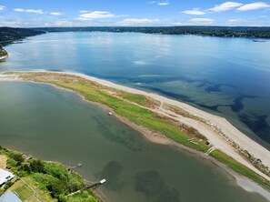 Beach - Hidden Harbor Getaway-Sunrise Views-Private Beach Access (Gig Harbor)
