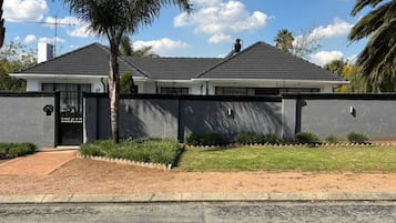 Deluxe Room | Exterior