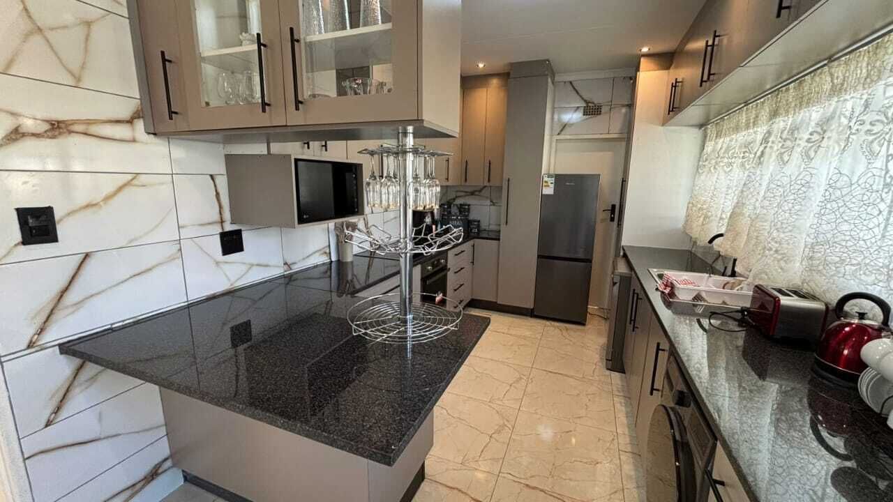 Quarto standard | Cozinha privada | Micro-ondas, fogão, cooktop, lava-louças