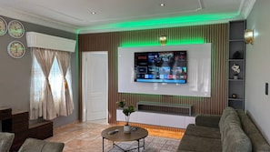 Living area - Bella Vista Airbnb (Edenvale)